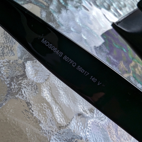 New - Moschino Sunglasses - Picture 2 of 6